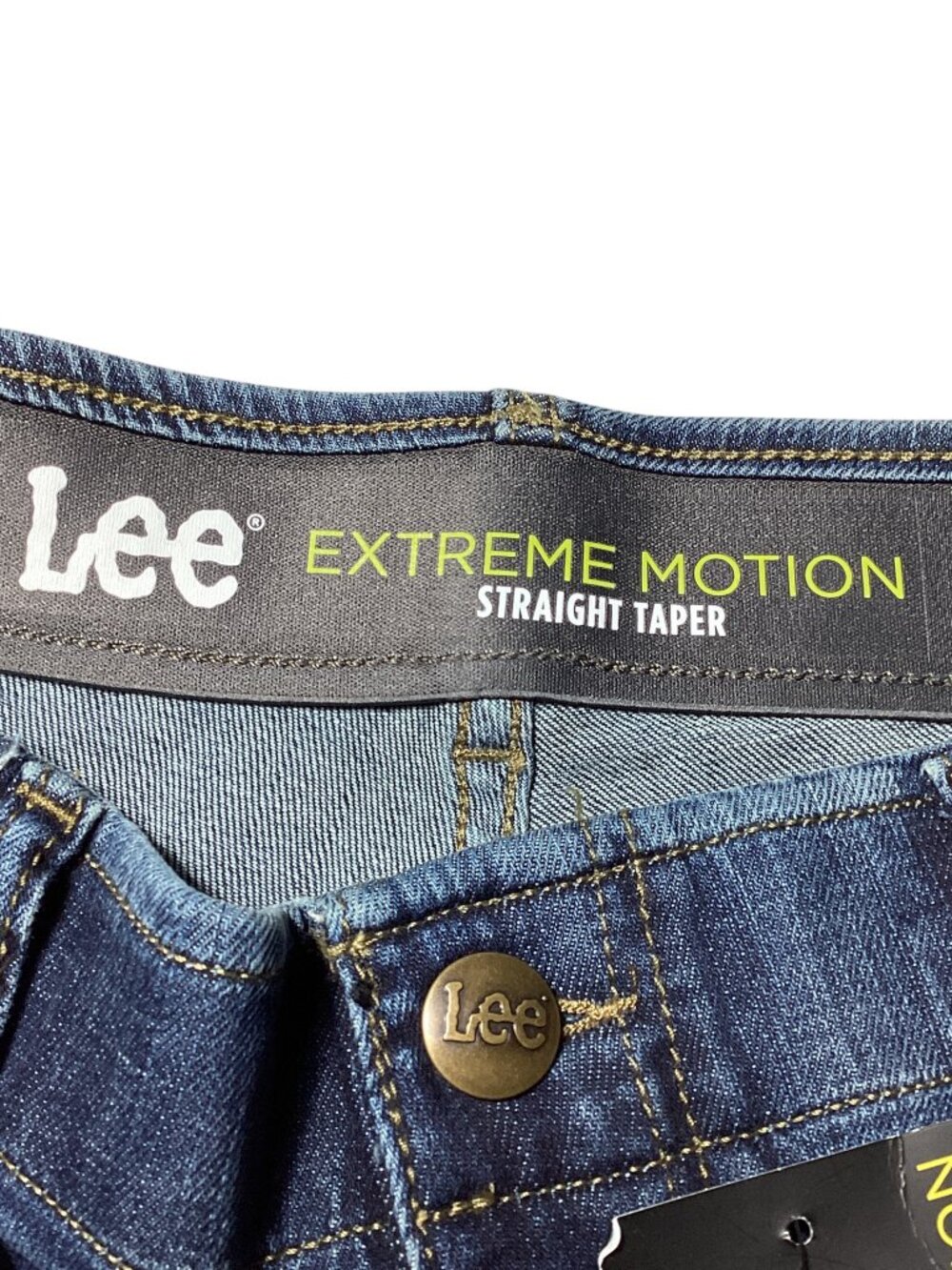 Lee: Men's Extreme Motion Jeans, Straight Taper, Size 38 x 30 - Picture 6 of 14